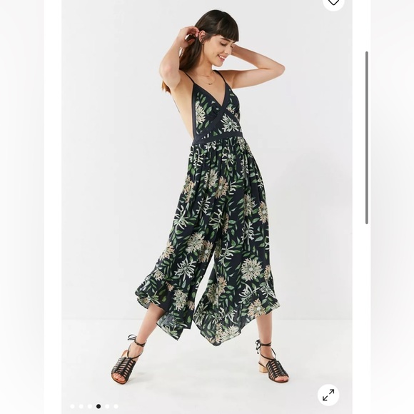 Urban outfitters UO Strappy Back Wide-Leg Jumpsuit - Picture 3 of 5